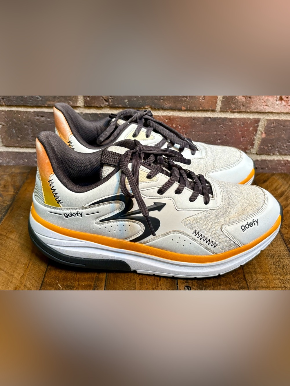 Men’s Gravity Defyer G-Defy Energiya Walking Shoes White Gray Orange - size 10.5